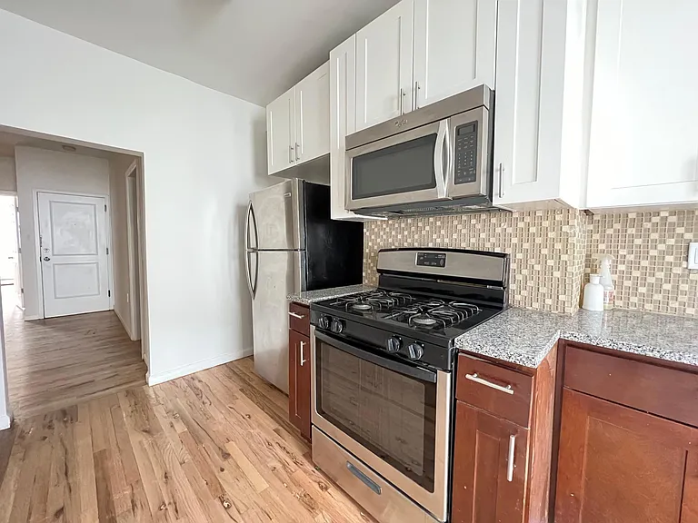 11 Rose Ave #2 — Photo 2