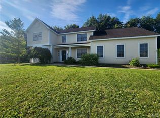 106 Snowflake Cir, Camillus, NY 13031