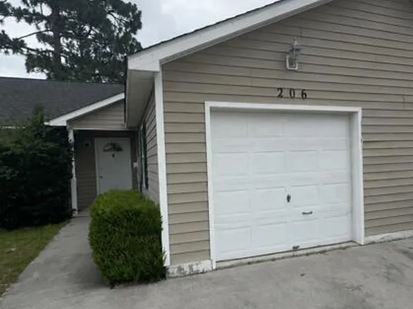 206 Faison Ln, Hubert, NC 28539