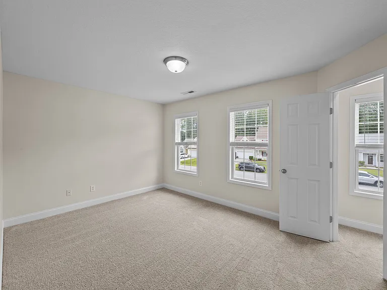 203 Macdonald Blvd — Photo 26