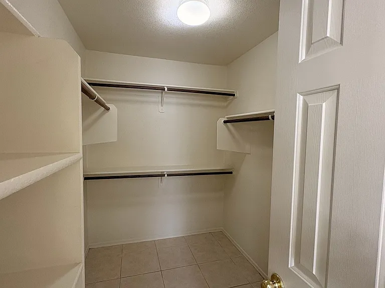2133 W Roundwood Pl — Photo 11