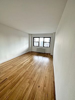 5th image of 305 E 86th St #19L1