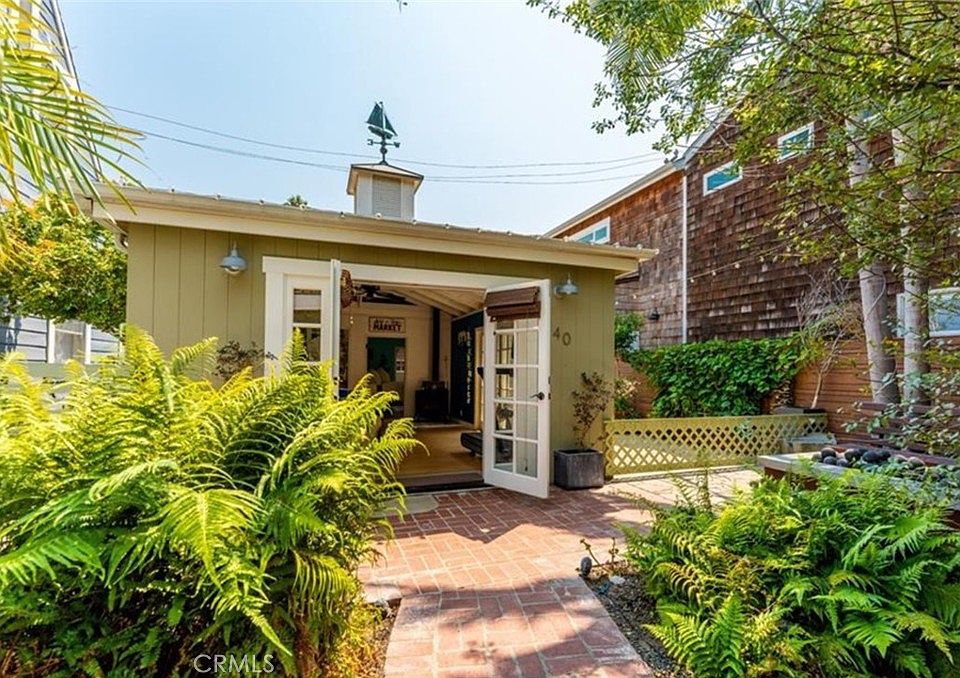 1st image of 140 Cordova Walk