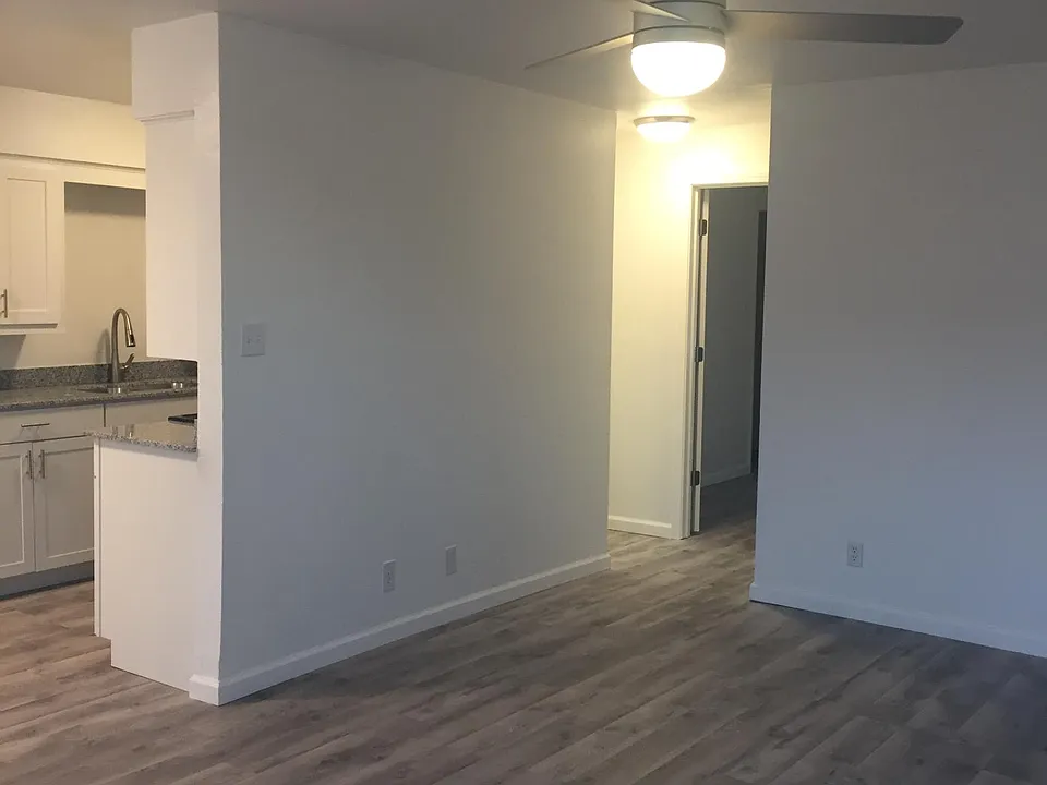 204 W Dorcus St #1