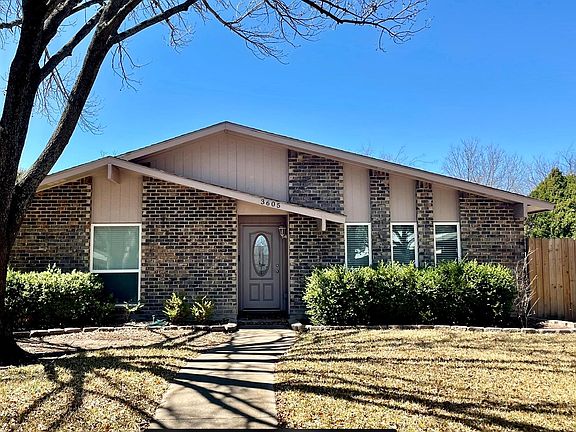 2nd image of 3605 Yosemite Dr