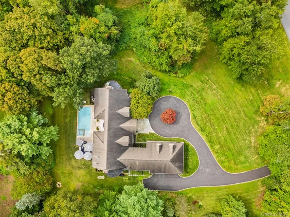 9 Hobby Farm Drive, Bedford, NY 10506