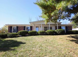 50 Sennawood Dr, Fenton, MO