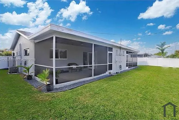 2550 N Dixie Hwy — Photo 11