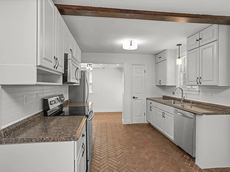 1001 Horseshoe Dr — Photo 11