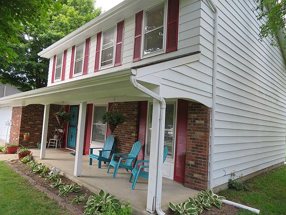 3rd image of 1810 Woodview Dr
