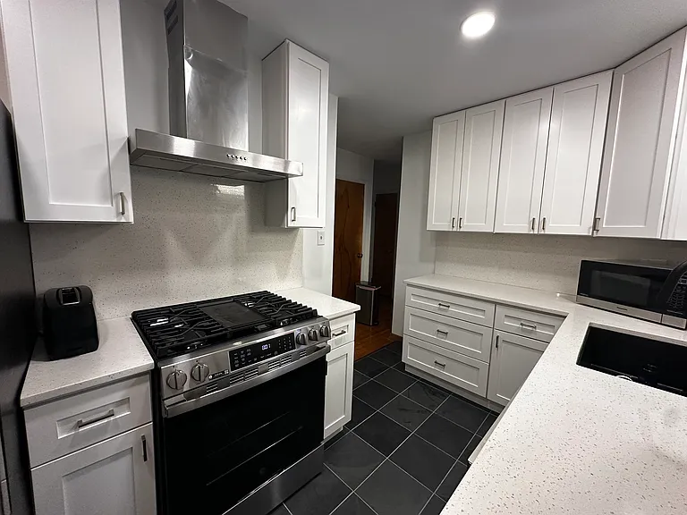 9488 Conklin Ave — Photo 17