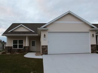 1762 Cottagewood Dr UNIT 3-1, Neenah, WI 54956