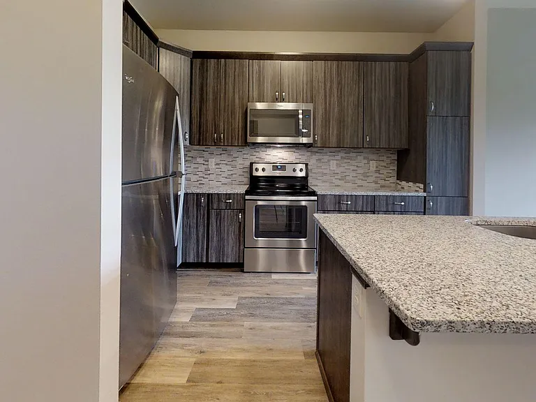 Saxony Village Apartments — Photo 18