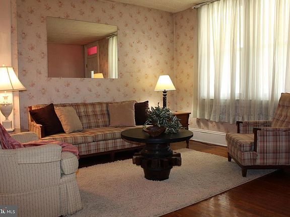 3rd image of 1034 Marshall Ave