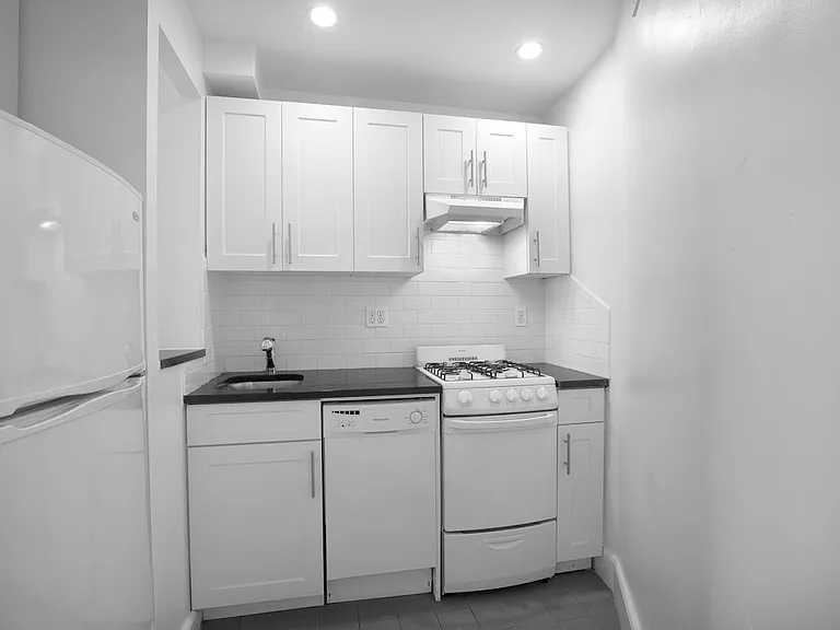 160 W 71st St #16S — Photo 5