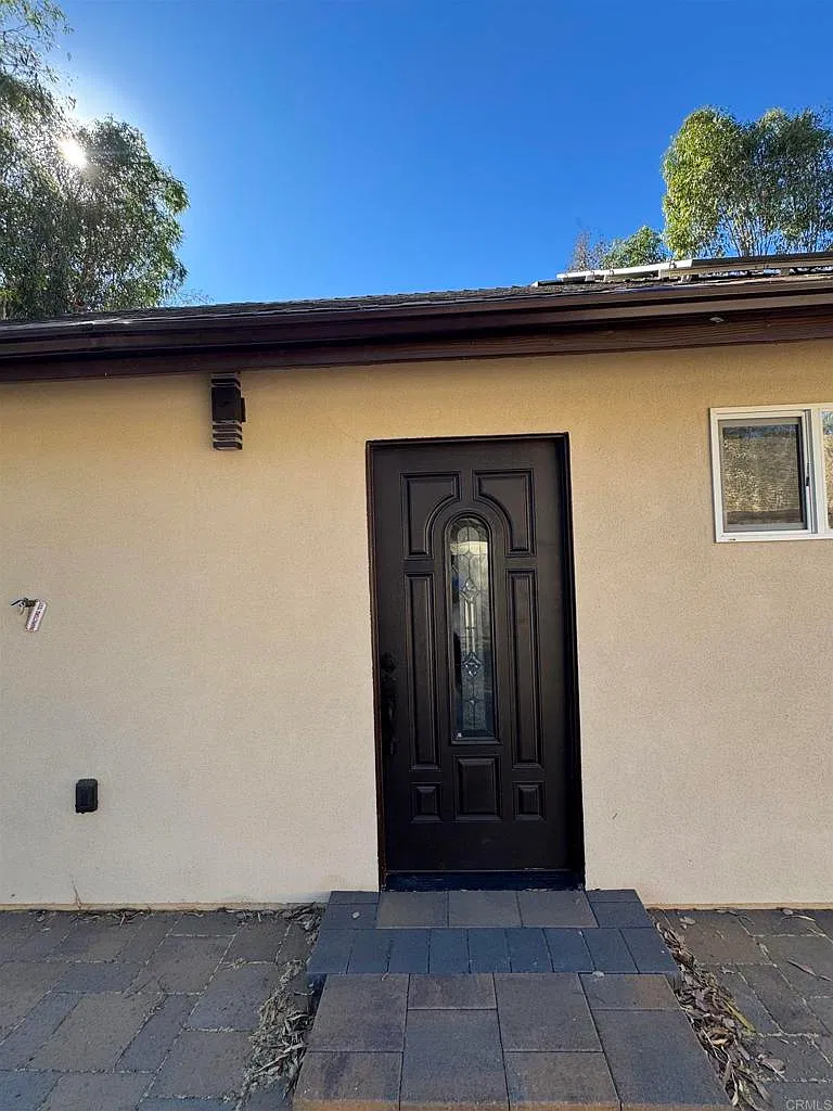 2 bed, 1000 sqft, $3,990 — Photo 2