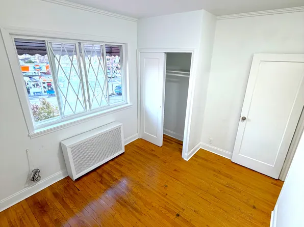 94-07 Alstyne Avenue image 10 of 19