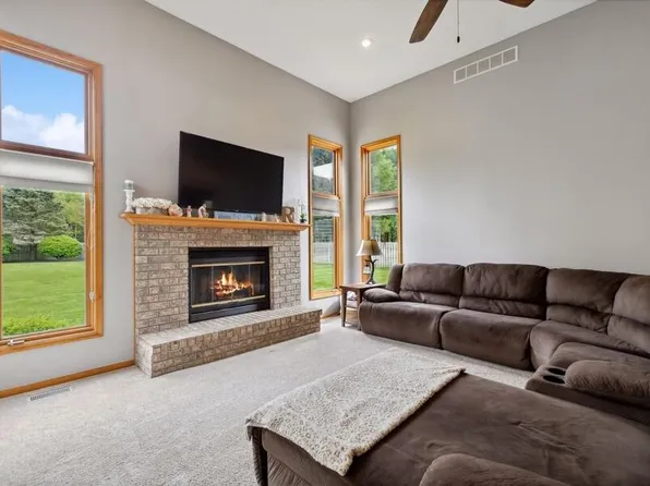 4314 S Tanglewood Trl, Saint Joseph, MI 49085