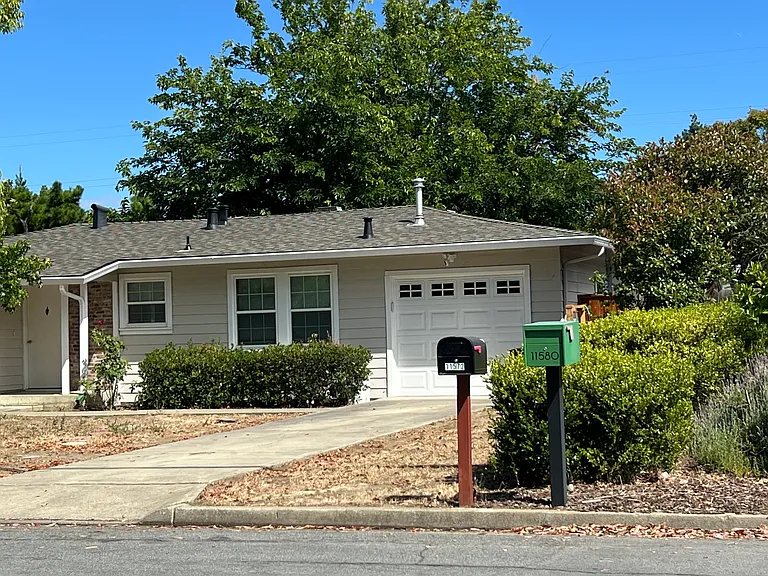 11572 Southwood Dr — Photo 11