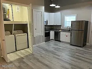 902 Howard Ave #9 — Photo 13