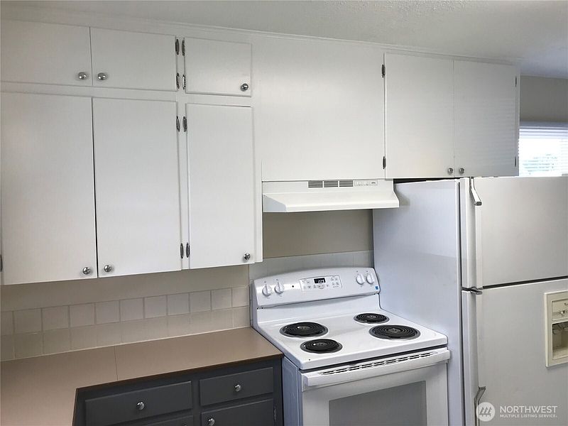 4th image of 1033 Tyler Street