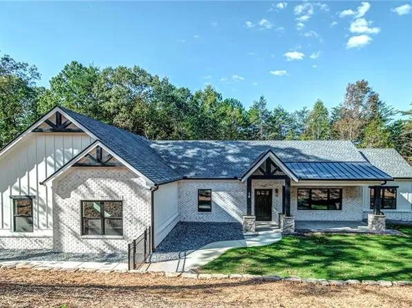 16 Mountain Creek Trl NE, Fairmount, GA 30139