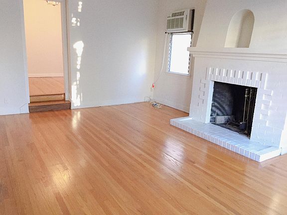 5th image of 443 N Curson Ave