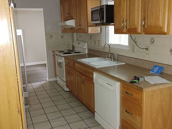 5th image of 464 Michael Irvin Dr