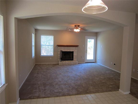 2nd image of 2216 Sedgewick Ln