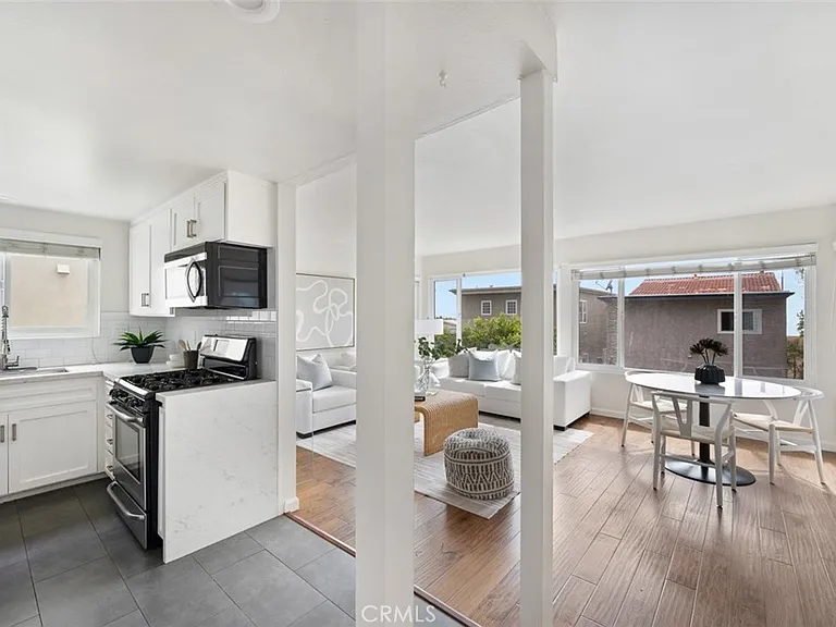 1059 Miramar St — Photo 8