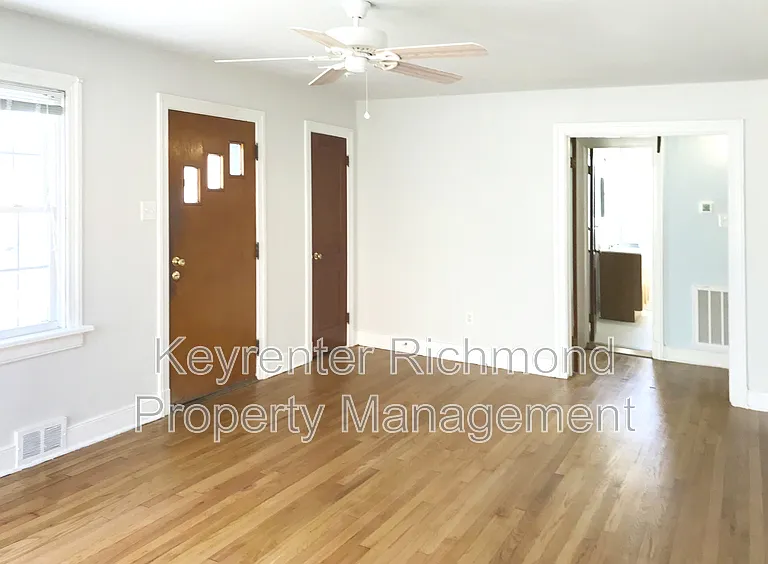 7418 Wentworth Ave — Photo 3
