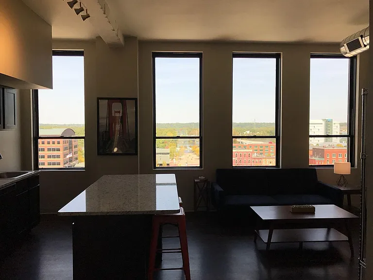 5&15 Apartments — Photo 13