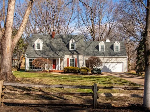 2032 W 96th St, Leawood, KS 66206