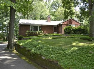 8270 Fox Ridge Rd, Pittsburgh, PA 15237