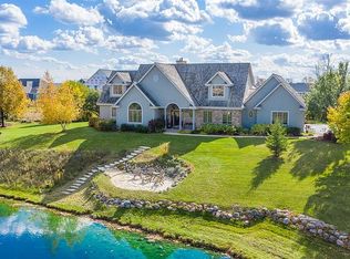 8201 W Elizabeth Ct, Mequon, WI 53097