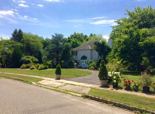 33 Apache Trl, Freehold, NJ 07728