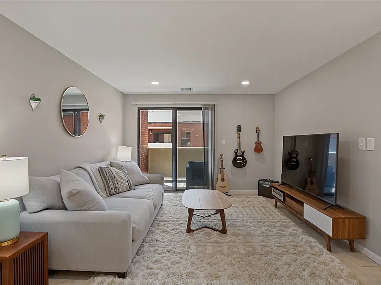 20 Central St #306 — Photo 24