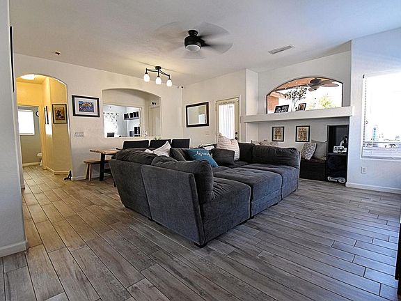 3rd image of 8322 W Papago St