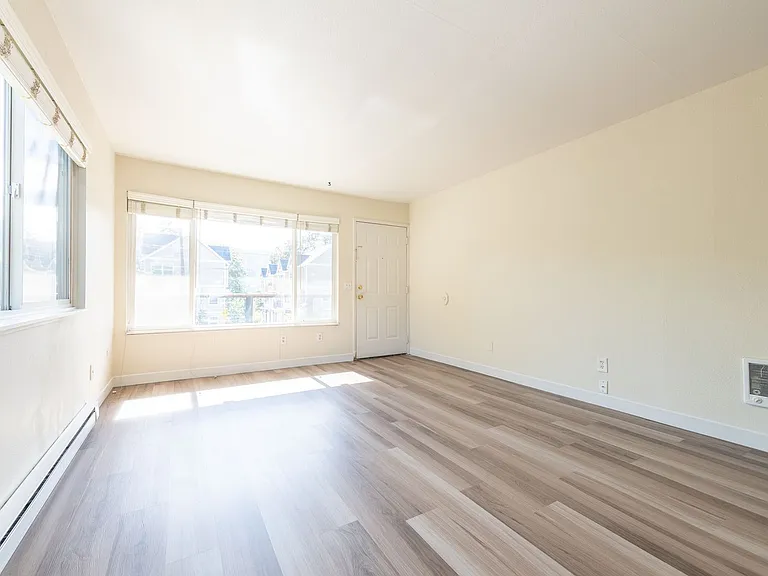 8819 N Edison St — Photo 7
