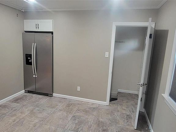 3rd image of 15 Saint Margaret Ct