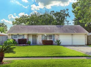 8010 Braeburn Valley Dr, Houston, TX 77074