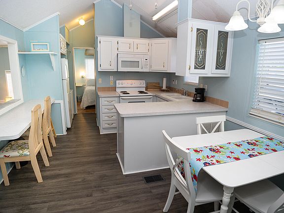 5th image of 1219 Navy Blvd #232