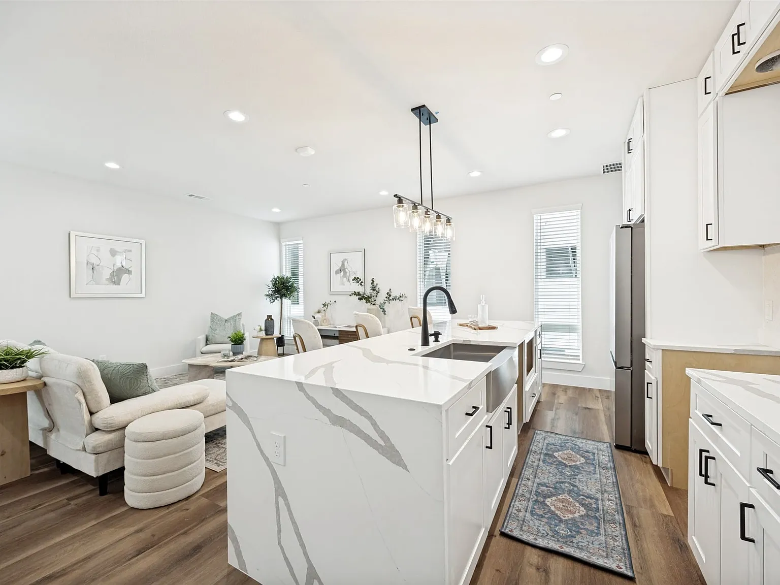 2 bed, 2.5 bath, 1533 sqft, $3,400 — Photo 2