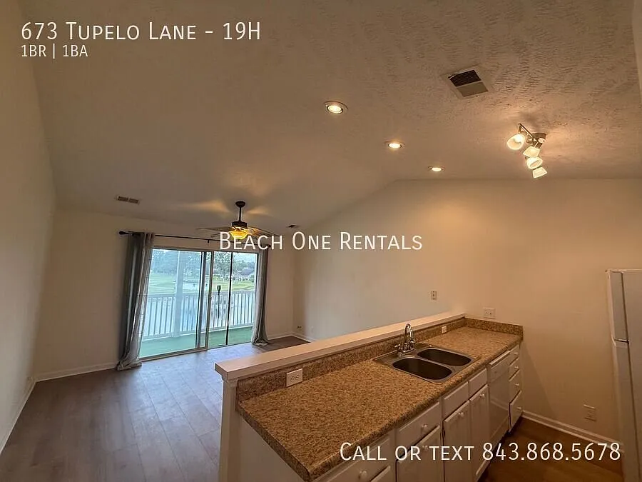 Longs - 1 Bedroom / 1 Bathroom Condo — Photo 4