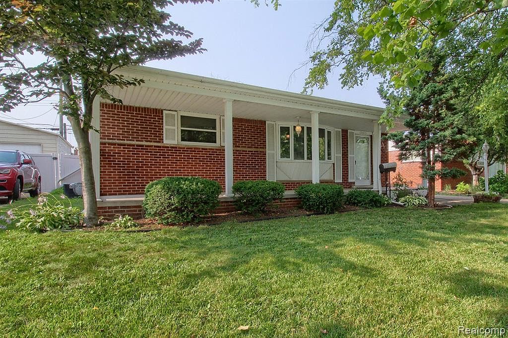 13655 Spruce St, Southgate, MI 48195 MLS 20230062049 Zillow