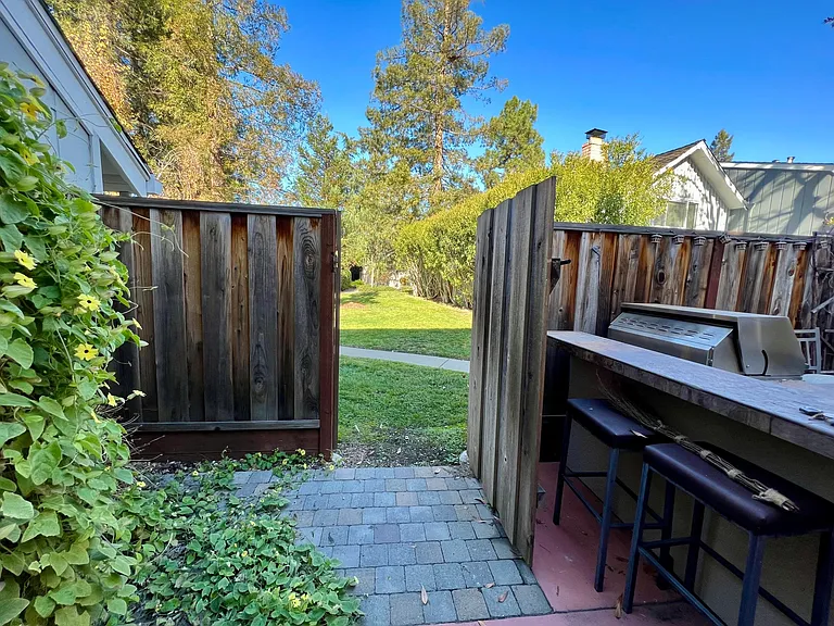248 Pine Wood Ln — Photo 34