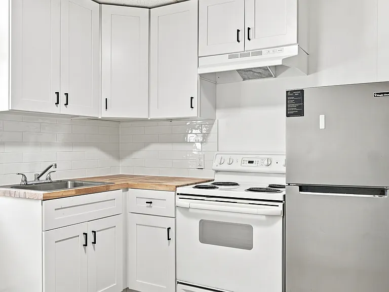 113 King St #2 — Photo 11