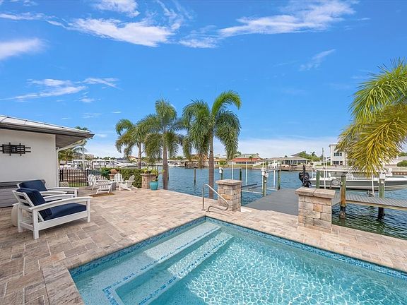 2nd image of 430 PALM ISLAND SE
