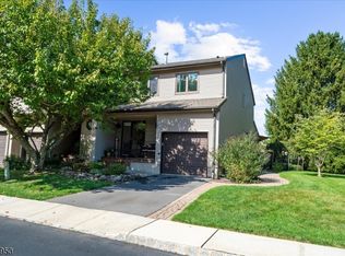 23 Maple Ct, Flemington, NJ 08822