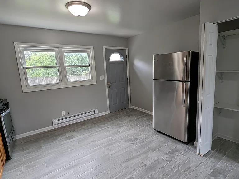 304 Hankes Ave #1 — Photo 12
